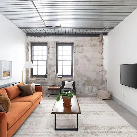 Chic Apartment With Parking And Gym